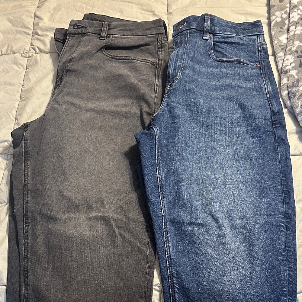 American Eagle Outfitters Women's Black and Blue Mom Jeans